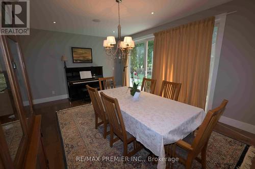 106 Brooke Street, Vaughan, ON - Indoor Photo Showing Dining Room