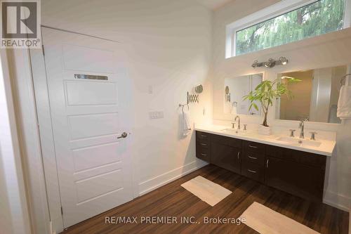 106 Brooke Street, Vaughan, ON - Indoor Photo Showing Bathroom