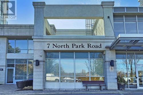 #801 -7 North Park Rd, Vaughan, ON - Outdoor