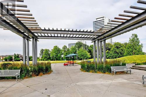 #801 -7 North Park Rd, Vaughan, ON - Outdoor