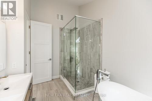 767 Cedarvale Dr, Innisfil, ON - Indoor Photo Showing Bathroom