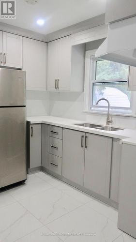 10901 Victoria Square Blvd, Markham, ON - Indoor Photo Showing Kitchen With Double Sink
