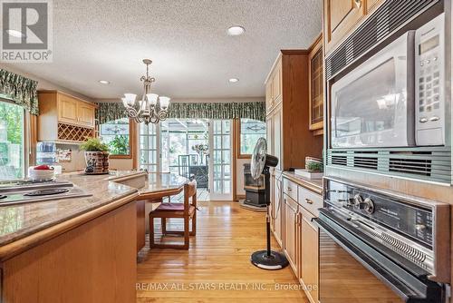 4525 Bethesda Rd, Whitchurch-Stouffville, ON - Indoor Photo Showing Kitchen