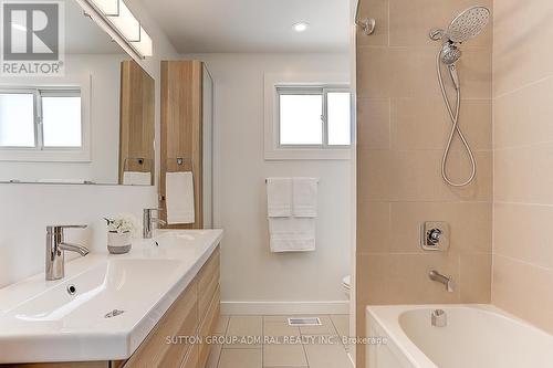853 Capri Crt E, Oshawa, ON - Indoor Photo Showing Bathroom