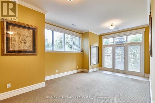19 Clyde Crt, Scugog, ON - Indoor Photo Showing Other Room