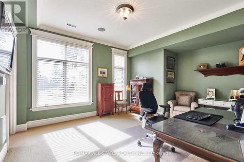 19 Clyde Crt, Scugog, ON - Indoor Photo Showing Office