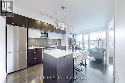#219 -4800 Highway 7 Rd, Vaughan, ON - Indoor Photo Showing Kitchen With Upgraded Kitchen