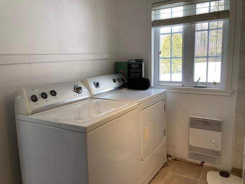 Bathroom - 101 Ch. De La Rivière, Saint-Mathieu-Du-Parc, QC - Indoor Photo Showing Laundry Room