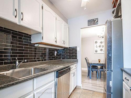 206-966 Inverhouse Dr, Mississauga, ON - Indoor Photo Showing Kitchen