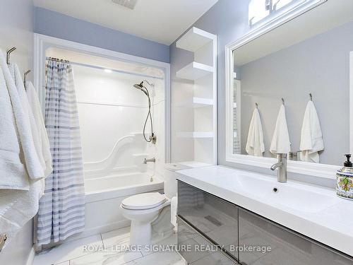 84 Grapevine Rd, Caledon, ON - Indoor Photo Showing Bathroom