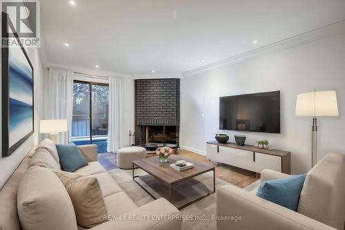 44 Duplex Avenue, Toronto, ON - Indoor Photo Showing Living Room