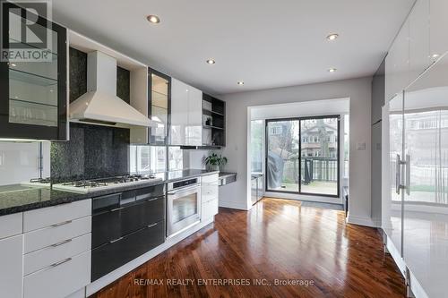 44 Duplex Avenue, Toronto, ON - Indoor Photo Showing Kitchen With Upgraded Kitchen