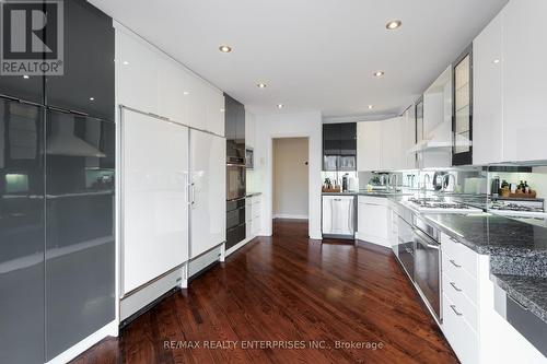 44 Duplex Avenue, Toronto, ON - Indoor Photo Showing Kitchen With Upgraded Kitchen