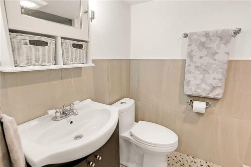 129 Main Street W, Grimsby, ON - Indoor Photo Showing Bathroom