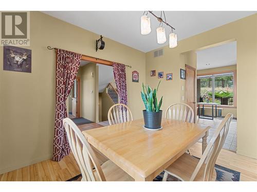 305 Tanager Drive, Kelowna, BC - Indoor Photo Showing Dining Room