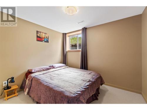 305 Tanager Drive, Kelowna, BC - Indoor Photo Showing Bedroom