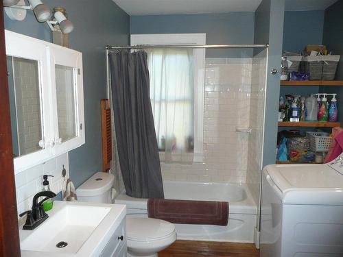 87 Turk Road, Kakabeka Falls, ON - Indoor Photo Showing Bathroom