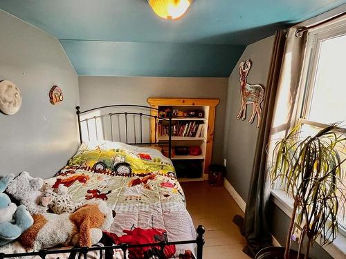 87 Turk Road, Kakabeka Falls, ON - Indoor Photo Showing Bedroom