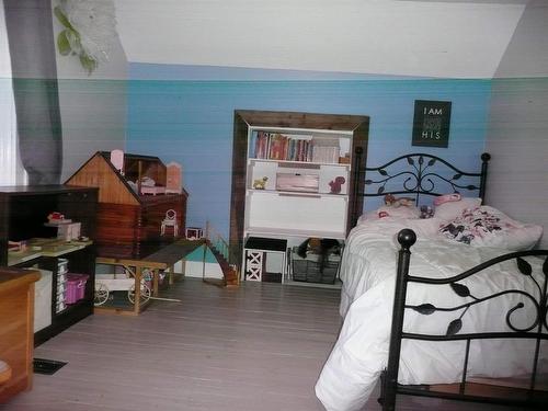 87 Turk Road, Kakabeka Falls, ON - Indoor Photo Showing Bedroom