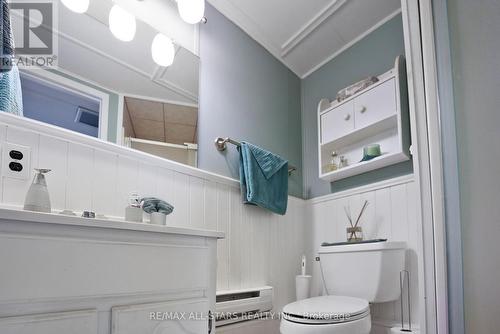12 North Street, Kawartha Lakes, ON - Indoor Photo Showing Bathroom