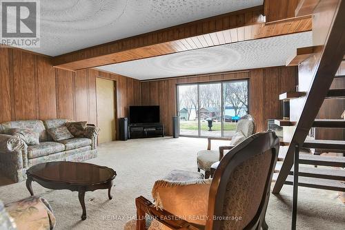 855 Kimberly Dr, Smith-Ennismore-Lakefield, ON - Indoor Photo Showing Living Room