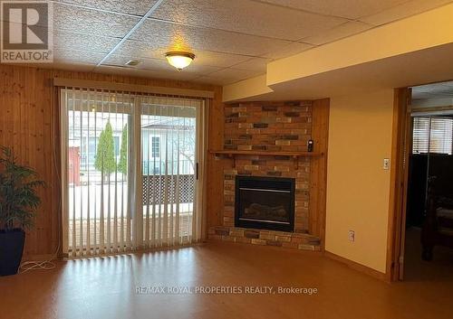 1488 Tamblin Way, Peterborough, ON - Indoor Photo Showing Living Room With Fireplace