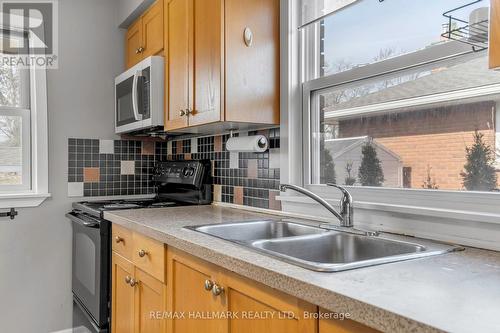 183 Grove Park Dr, Burlington, ON - Indoor Photo Showing Kitchen With Double Sink