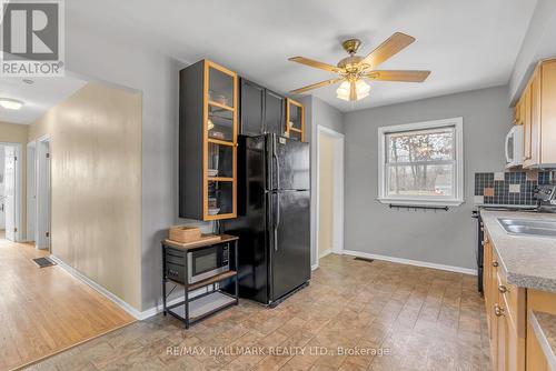 183 Grove Park Drive, Burlington, ON - Indoor Photo Showing Kitchen