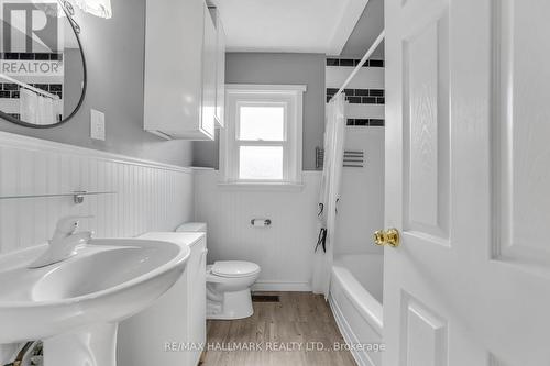 183 Grove Park Dr, Burlington, ON - Indoor Photo Showing Bathroom