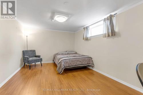 183 Grove Park Drive, Burlington, ON - Indoor Photo Showing Bedroom