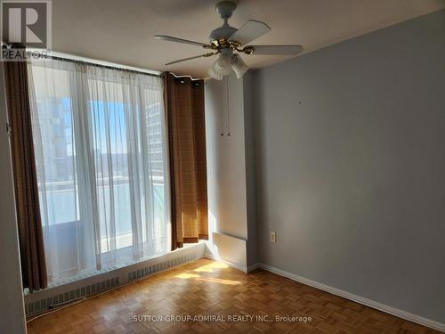 603 - 2345 Confederation Parkway, Mississauga, ON - Indoor Photo Showing Other Room
