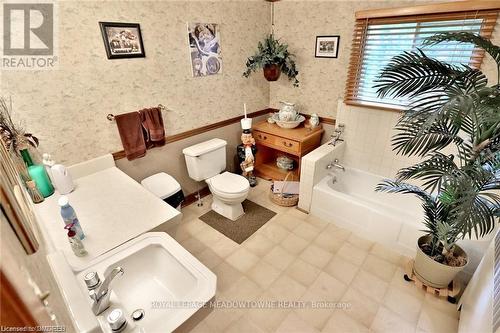 225/269 Campbell Avenue E, Milton, ON - Indoor Photo Showing Bathroom