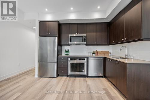9 - 52 Holmes Avenue, Toronto, ON - Indoor Photo Showing Kitchen