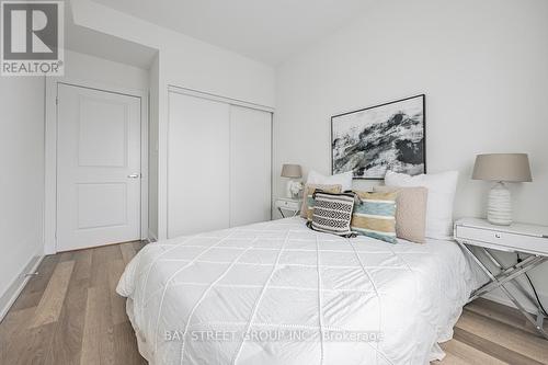 9 - 52 Holmes Avenue, Toronto, ON - Indoor Photo Showing Bedroom