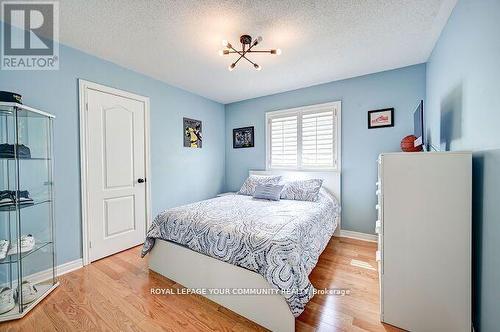106 Laurendale Ave, Georgina, ON - Indoor Photo Showing Bedroom
