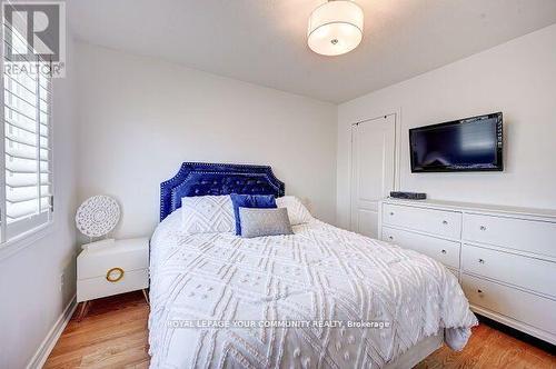 106 Laurendale Ave, Georgina, ON - Indoor Photo Showing Bedroom