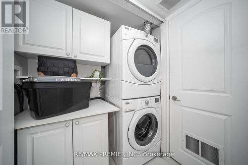 5 - 8032 Kipling Avenue, Vaughan, ON - Indoor Photo Showing Laundry Room