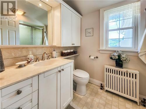 285 2Nd Avenue E, Owen Sound, ON - Indoor Photo Showing Bathroom