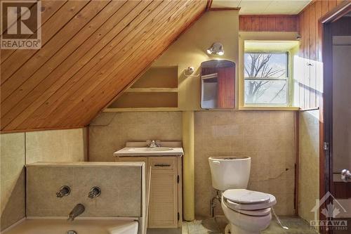 1431 Fallbrook Road, Balderson, ON - Indoor Photo Showing Bathroom