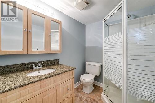 6 Hartsmere Drive, Ottawa, ON - Indoor Photo Showing Bathroom