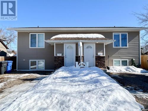 A & B 1322 107Th Street, North Battleford, SK - Outdoor With Facade