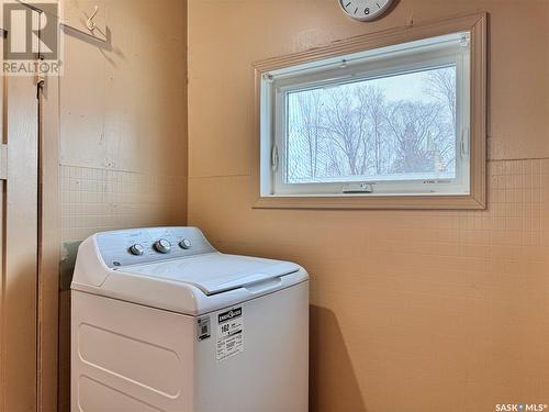 309 A Avenue E, Wynyard, SK - Indoor Photo Showing Laundry Room