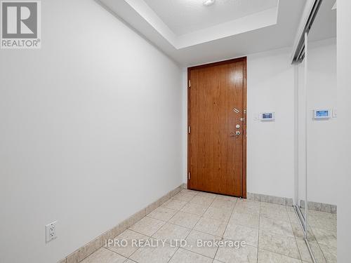 #Ph09 -28 Hollywood Ave, Toronto, ON -  Photo Showing Other Room