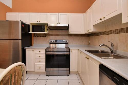 60 Rice Avenue|Unit #9, Hamilton, ON - Indoor Photo Showing Kitchen With Double Sink