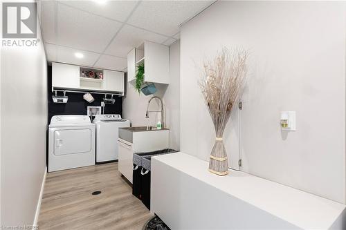 412 Old Ferguson Road, Laurier, ON - Indoor Photo Showing Laundry Room