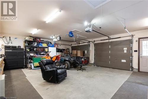 412 Old Ferguson Road, Laurier, ON - Indoor Photo Showing Garage
