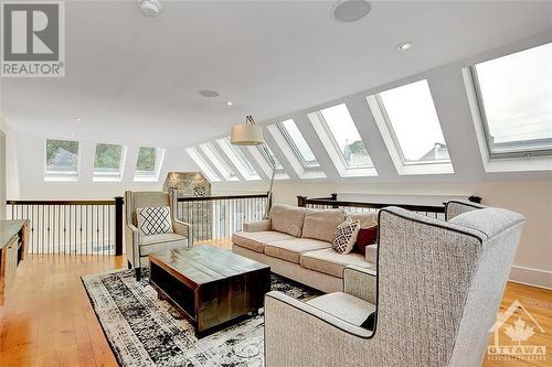 448 Highcroft Avenue, Ottawa, ON - Indoor Photo Showing Living Room