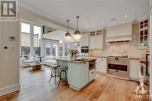 448 Highcroft Avenue, Ottawa, ON - Indoor Photo Showing Kitchen With Upgraded Kitchen