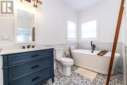 59 Island Cove Road, Bay Bulls, NL - Indoor Photo Showing Bathroom