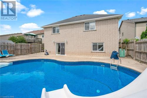 8422 Heikoop Crescent, Niagara Falls, ON - Outdoor With In Ground Pool With Exterior